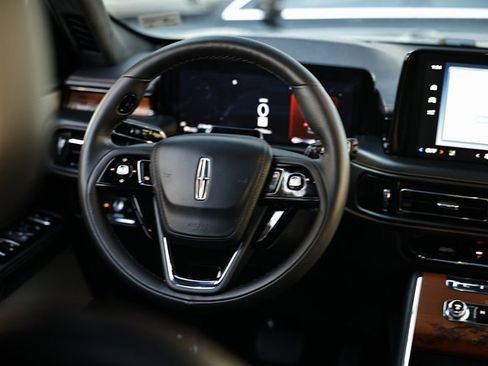 Used 2025 Lincoln Aviator Black Label w/ Jet Appearance Package image 29