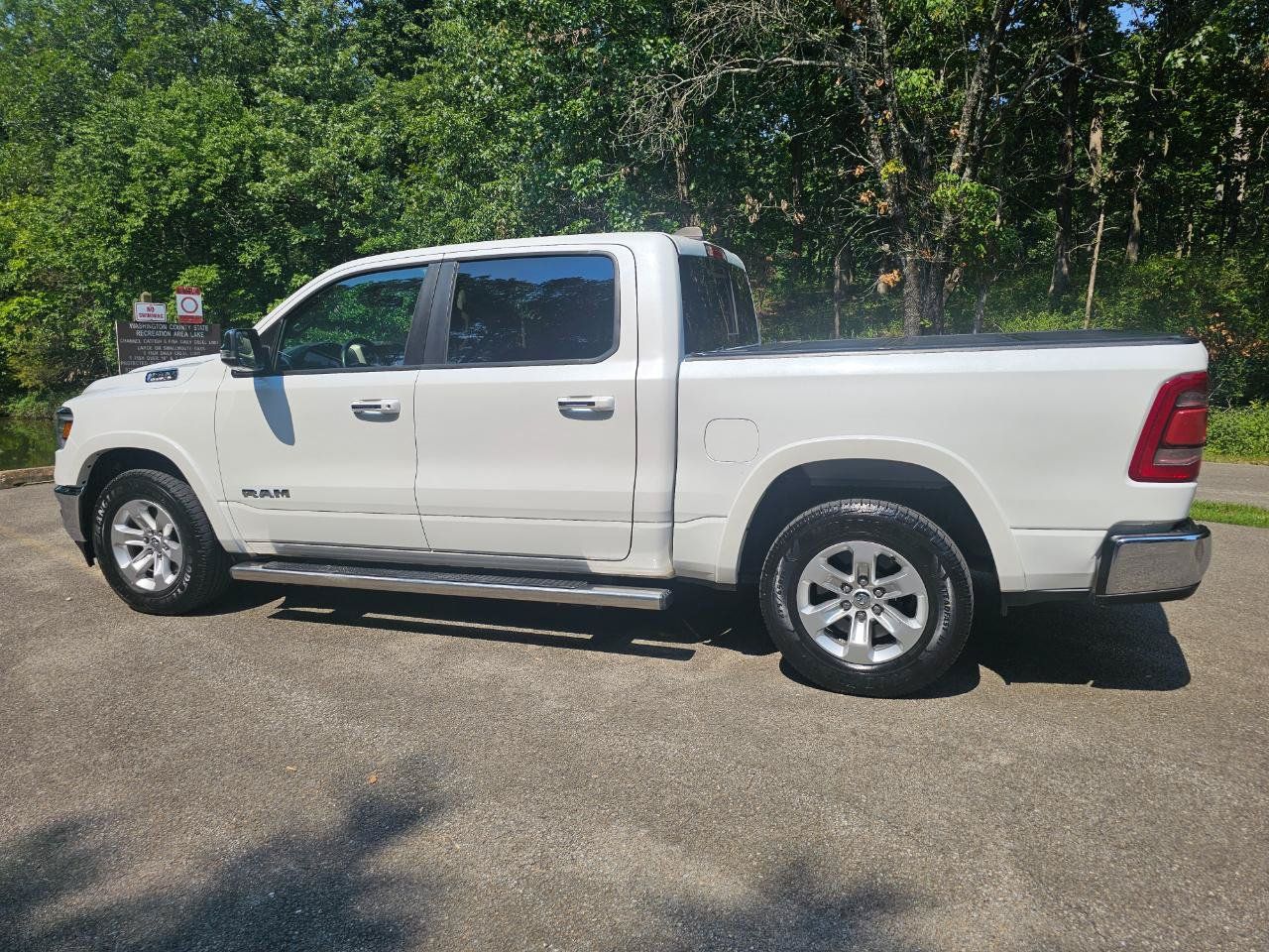 Used 2019 RAM 1500 Laramie AWD/4WD image 8