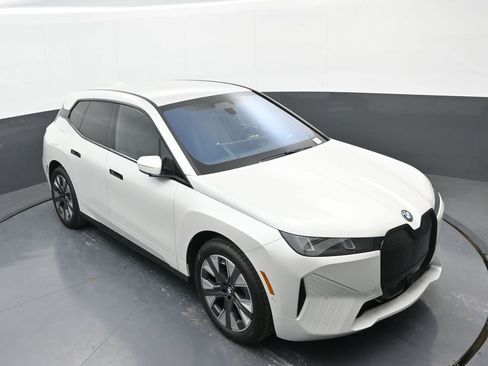 New 2026 BMW iX xDrive45 AWD/4WD image 30