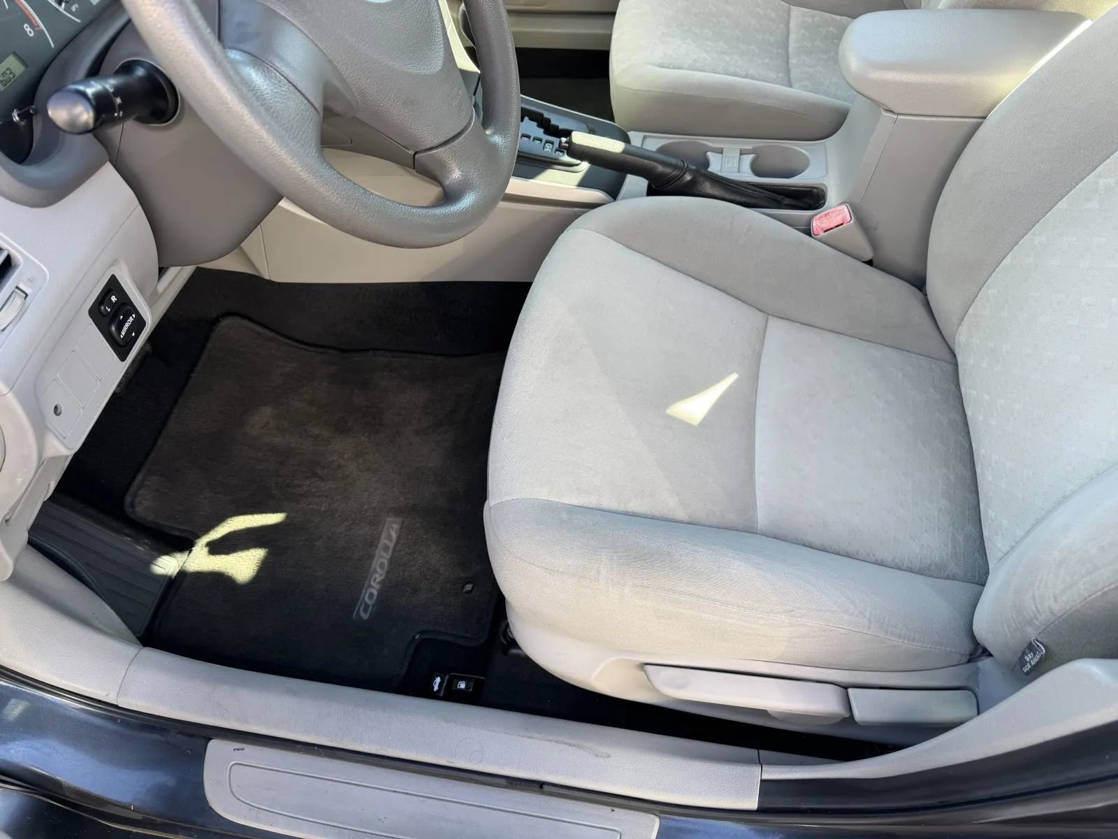 Used 2009 Toyota Corolla LE w/ All Weather Guard Pkg FWD image 12