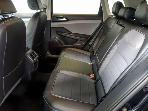 Used 2022 Volkswagen Taos SE image 14