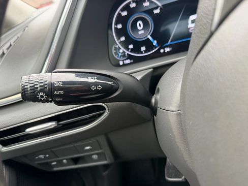 Used 2020 Hyundai Sonata Limited image 16