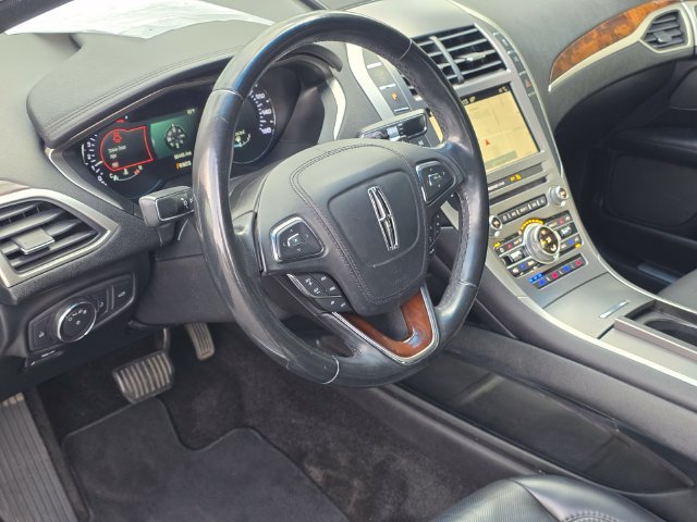 Used 2018 Lincoln MKZ Reserve FWD image 9