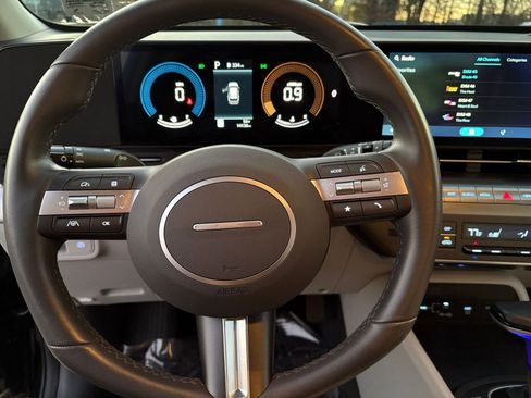 Used 2025 Hyundai Kona SEL image 28