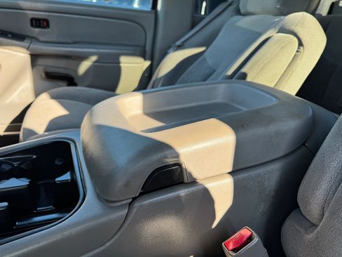 Used 2005 Chevrolet Avalanche Z71 w/ Sun And Sound Package image 21