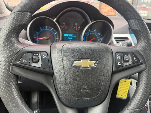 Used 2016 Chevrolet Cruze LT image 12