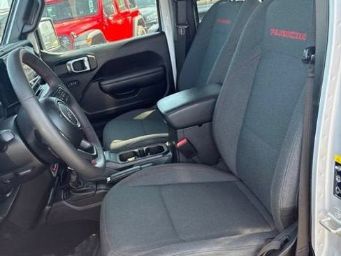 Used 2024 Jeep Wrangler Unlimited Rubicon AWD/4WD image 8
