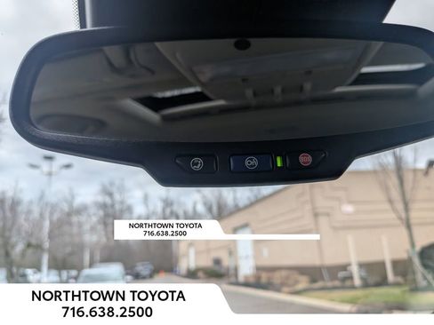 Used 2018 Buick Encore Sport Touring AWD/4WD image 24