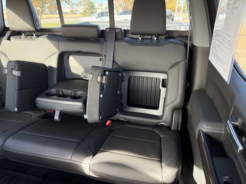 Used 2019 Chevrolet Silverado 1500 LT Trail Boss image 19