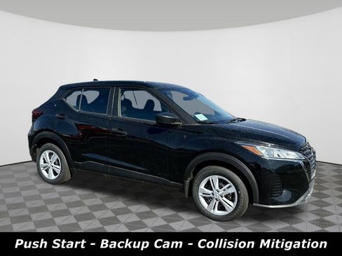 Certified 2025 Nissan Kicks Play S FWD image 2