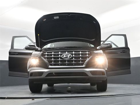 New 2026 Hyundai Venue SEL image 22