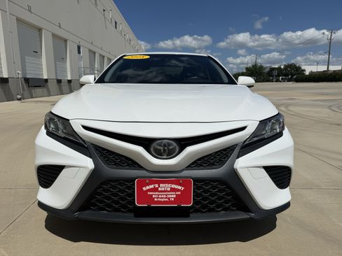 Used 2018 Toyota Camry SE FWD image 8