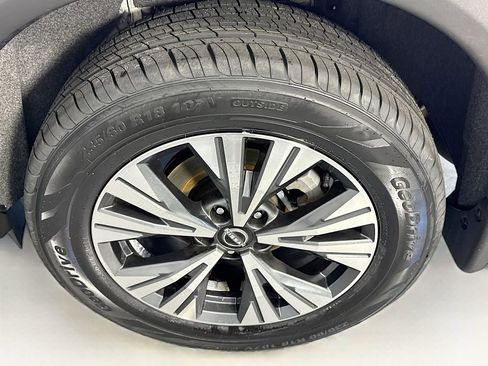 Used 2023 Nissan Rogue SV image 31