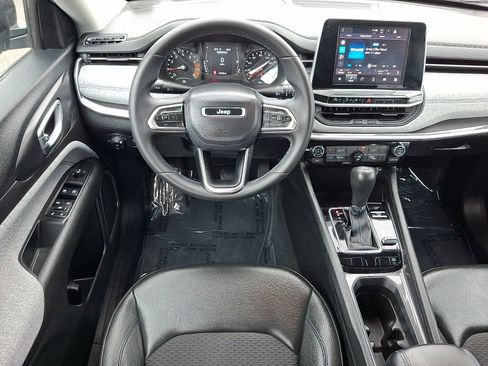 Used 2022 Jeep Compass Latitude AWD/4WD image 12