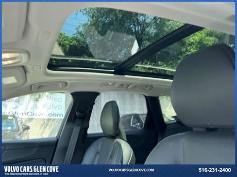 Certified 2025 Volvo XC60 B5 Ultra w/ Protection Package Premier image 19