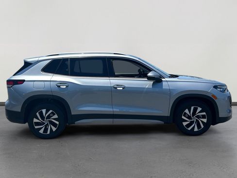 Used 2026 Volkswagen Tiguan S FWD image 6