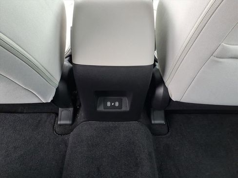 Used 2025 Hyundai Tucson SE image 5