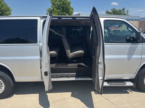 Used 2018 Chevrolet Express 3500 LT w/ LT Preferred Equipment Group RWD image 20