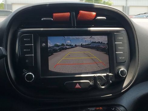 Used 2023 Kia Soul LX w/ LX Technology Package FWD image 27