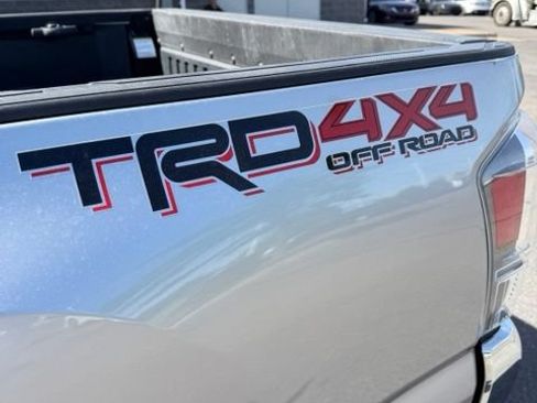 Used 2021 Toyota Tacoma TRD Off-Road AWD/4WD image 10