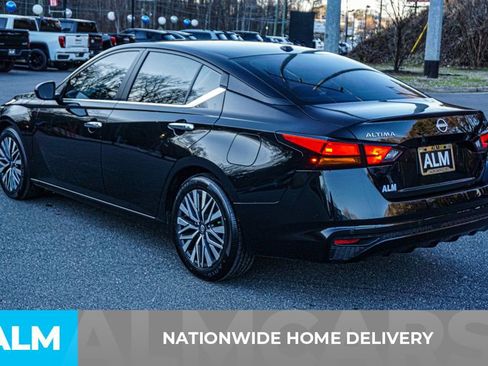 Used 2024 Nissan Altima 2.5 SV image 5