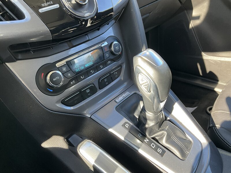 Used 2013 Ford Focus Titanium FWD image 20