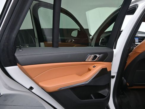 Certified 2022 BMW X5 sDrive40i w/ Premium Package image 28