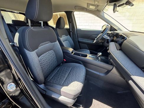 Used 2026 Nissan Kicks SV FWD image 30
