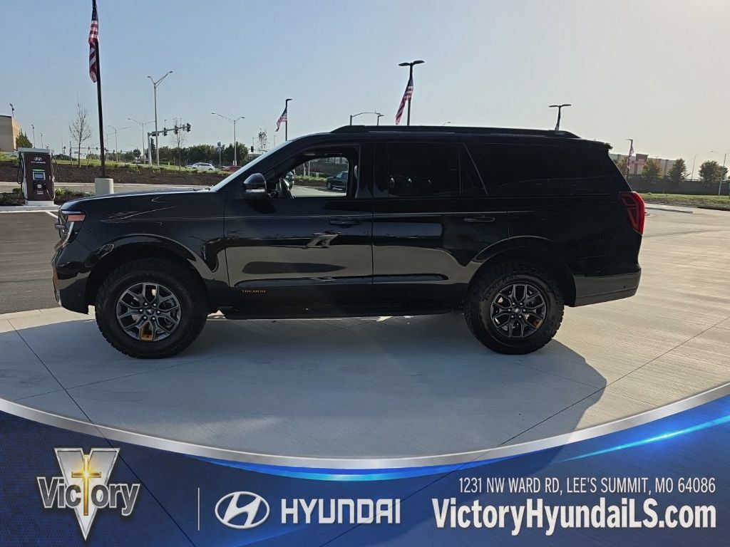 Used 2025 Ford Expedition Tremor AWD/4WD image 2