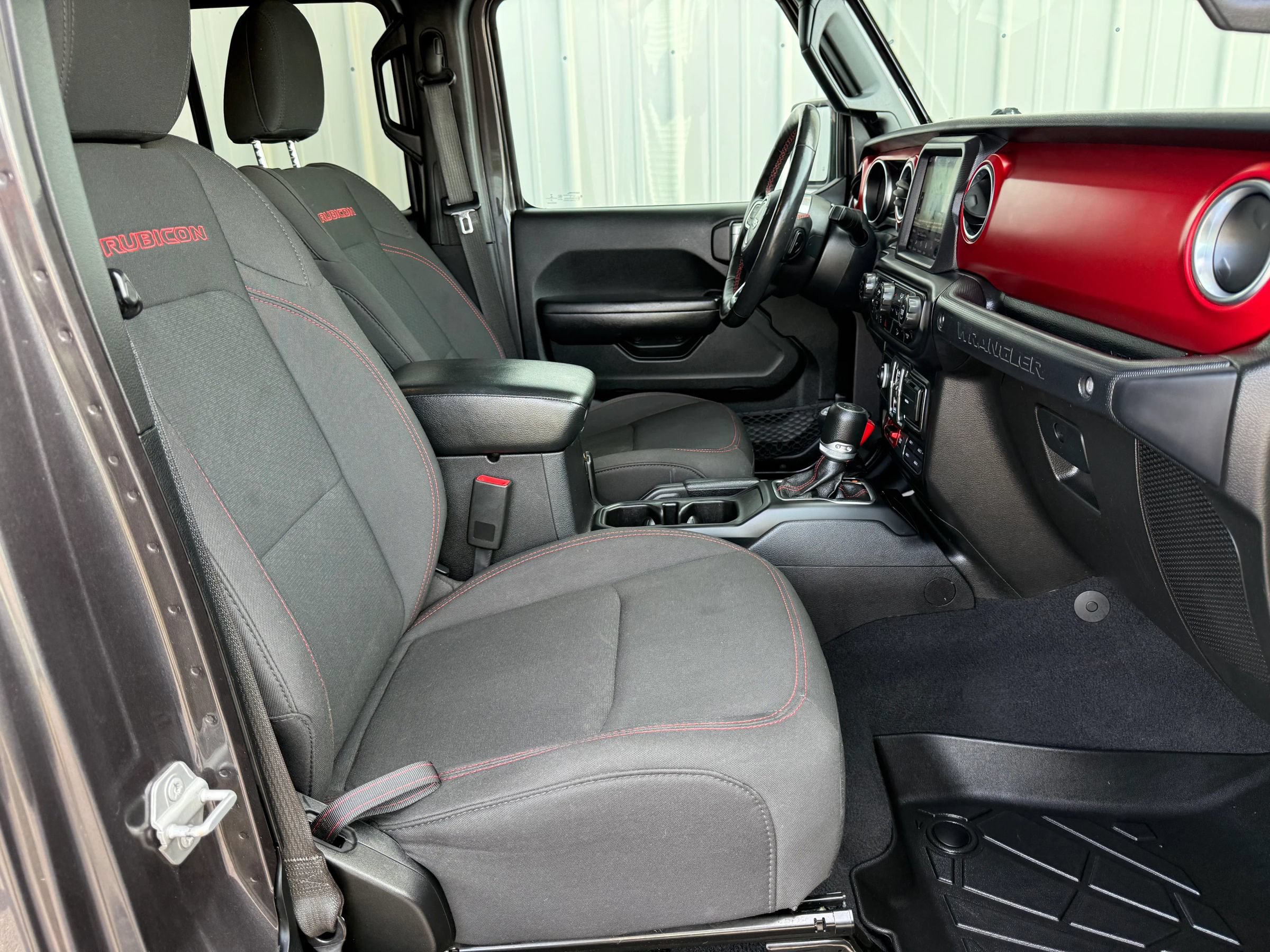 Used 2020 Jeep Wrangler Unlimited Rubicon w/ Dual Top Group AWD/4WD image 33