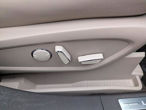 Certified 2022 Lincoln Nautilus Reserve image 15