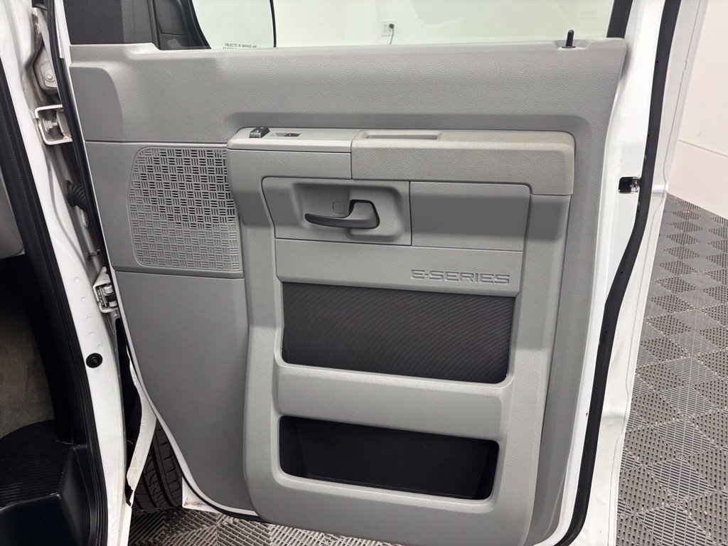 Used 2011 Ford E-350 and Econoline 350 XLT RWD image 27