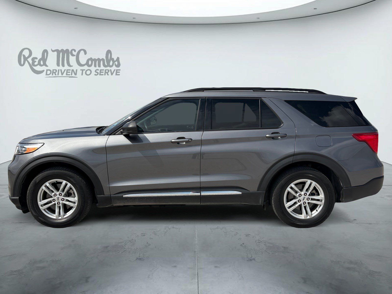 Used 2023 Ford Explorer XLT w/ Equipment Group 202A RWD image 8