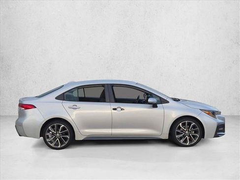 Used 2022 Toyota Corolla SE FWD image 4