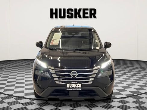 Used 2025 Nissan Rogue SV FWD image 3
