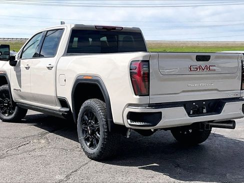 New 2026 GMC Sierra 2500 AT4 w/ AT4 Premium Plus Package AWD/4WD image 3