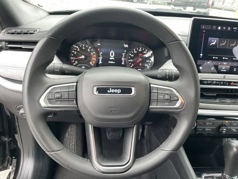 Used 2024 Jeep Compass Latitude AWD/4WD image 16