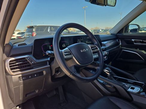 Certified 2024 Kia Telluride S w/ S Sunroof Package image 2