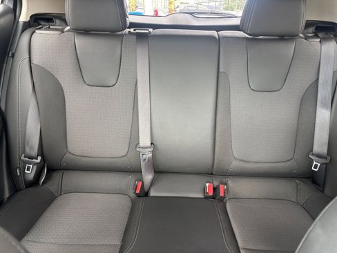 Used 2025 Buick Encore GX Preferred image 37