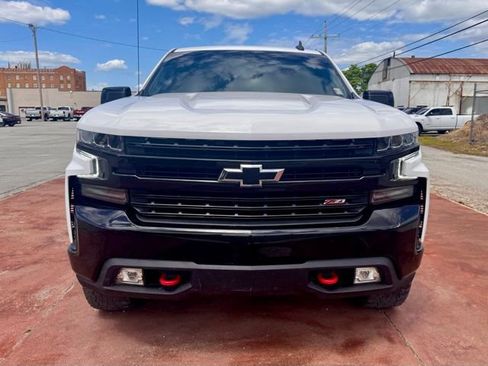 Used 2022 Chevrolet Silverado 1500 LT Trail Boss w/ Convenience Package II AWD/4WD image 2