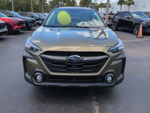 Used 2025 Subaru Outback Premium AWD/4WD image 9