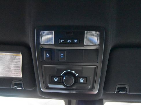 Used 2019 Toyota Tacoma TRD Off-Road AWD/4WD image 20