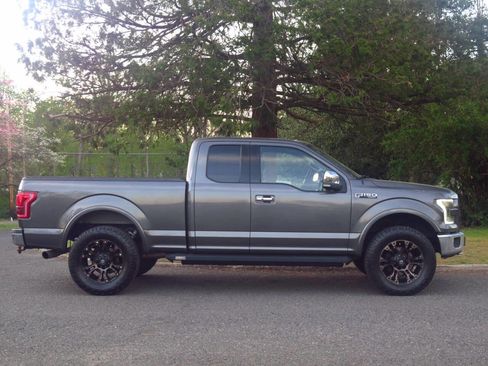 Used 2015 Ford F150 Lariat image 5