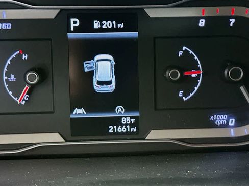 Used 2023 Hyundai Tucson SE image 19