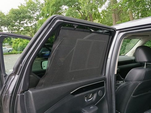 Used 2025 Honda Pilot EX-L image 18