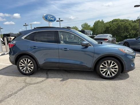 Used 2020 Ford Escape Titanium FWD image 8