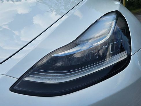 Used 2023 Tesla Model Y Long Range AWD/4WD image 27
