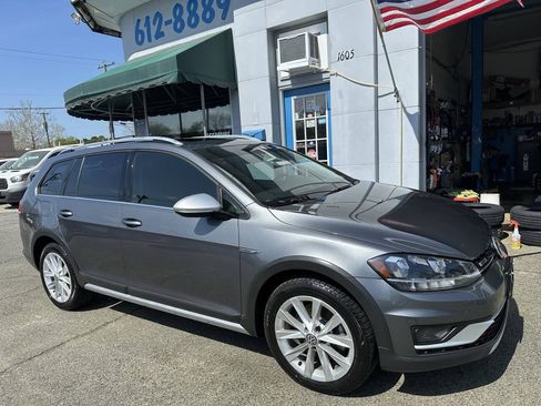 Used 2018 Volkswagen Golf Alltrack SE AWD/4WD image 4
