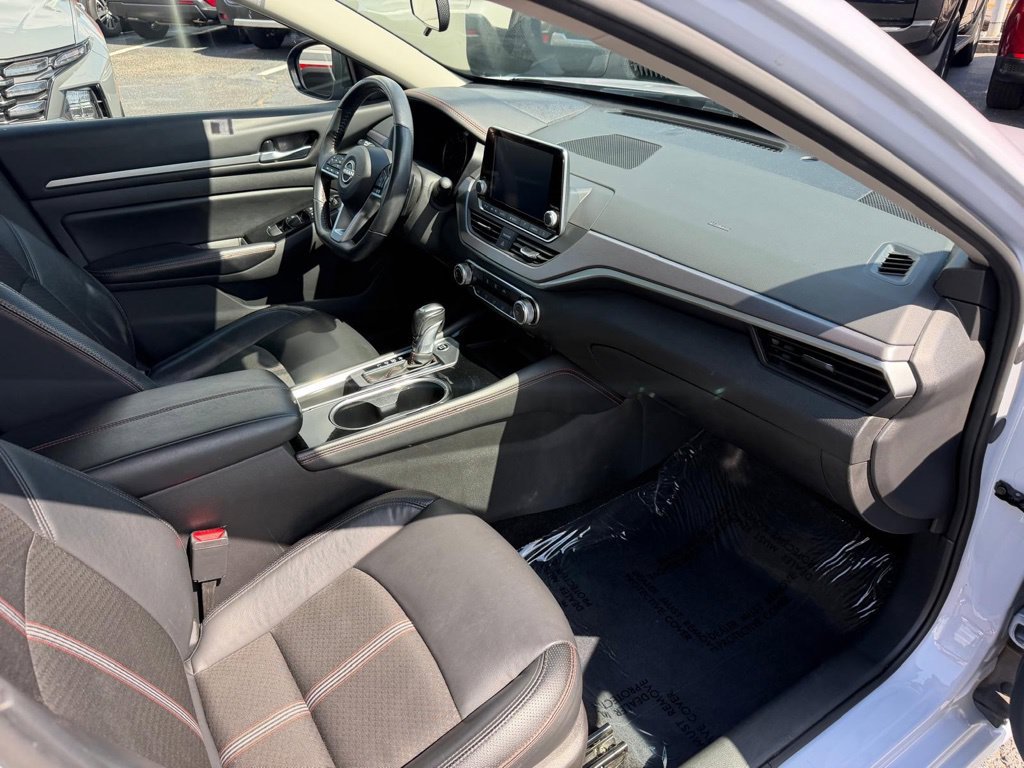 Used 2024 Nissan Altima 2.5 SR FWD image 30