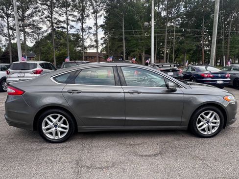 Used 2014 Ford Fusion SE w/ Equipment Group 202A FWD image 4